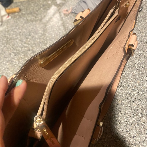 Michael Kors handbag - Picture 3 of 10